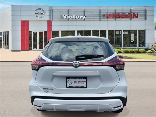 2025 Nissan Kicks Play S photo 3