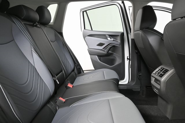 2025 Volkswagen Tiguan SE photo 13