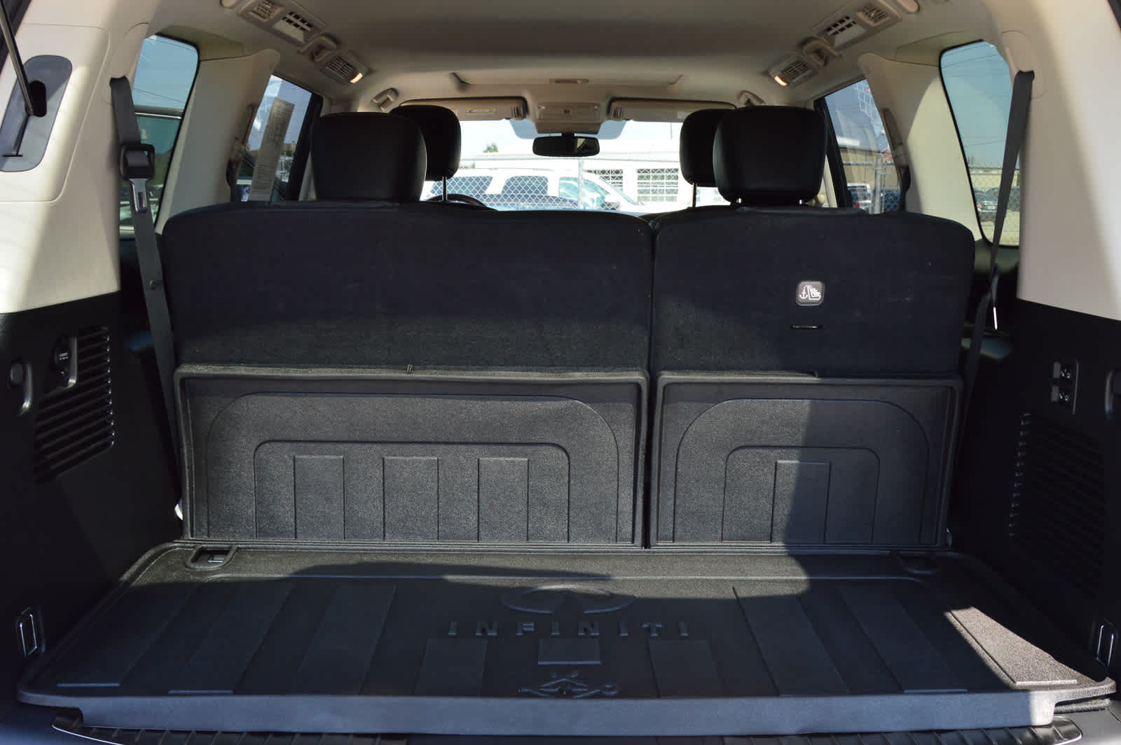 2019 Infiniti QX80 Luxe photo 25