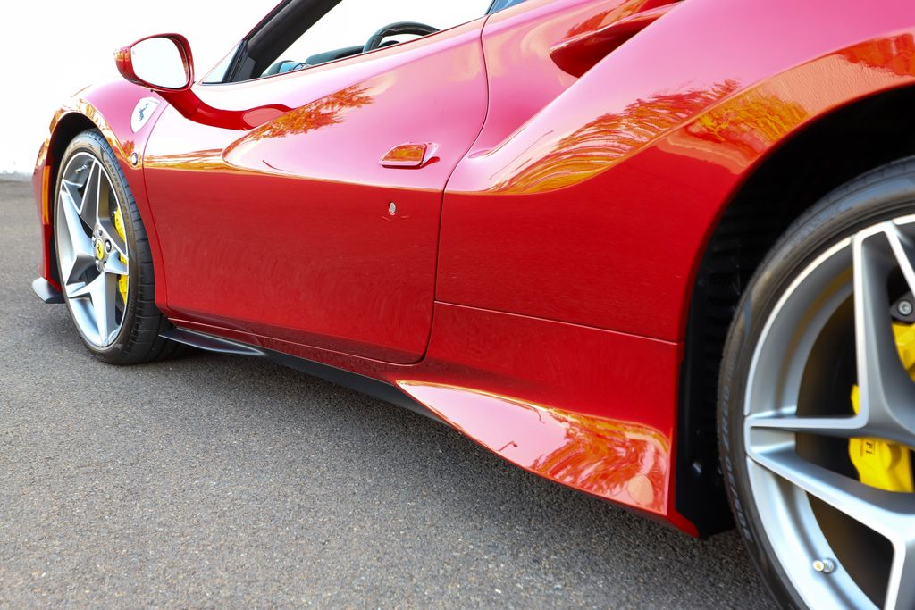 2021 Ferrari F8 Spider photo 41