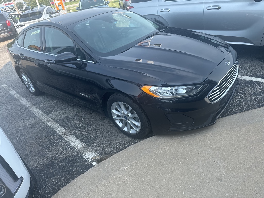 Used 2019 Ford Fusion Hybrid SE with VIN 3FA6P0LU9KR283883 for sale in Kansas City