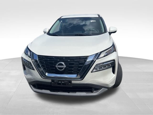 2022 Nissan Rogue SV photo 2