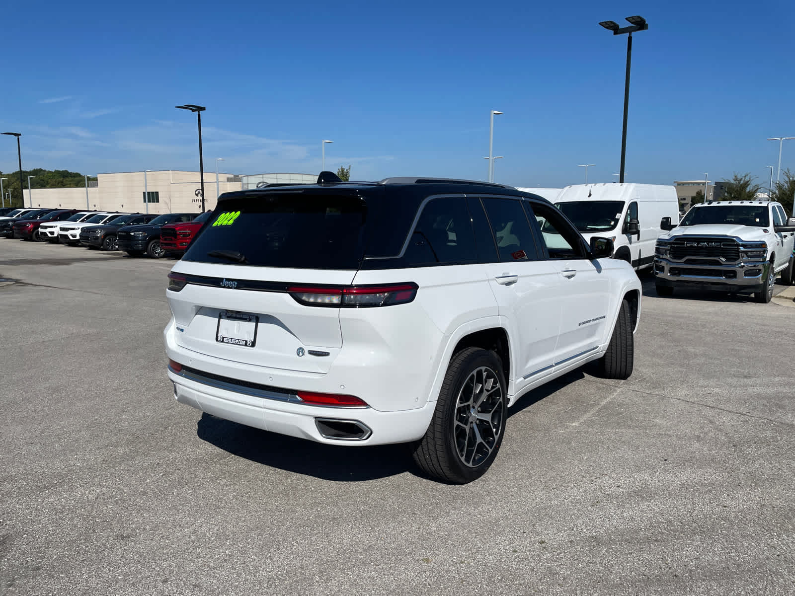 2022 Jeep Cherokee Summit 4xe photo 9