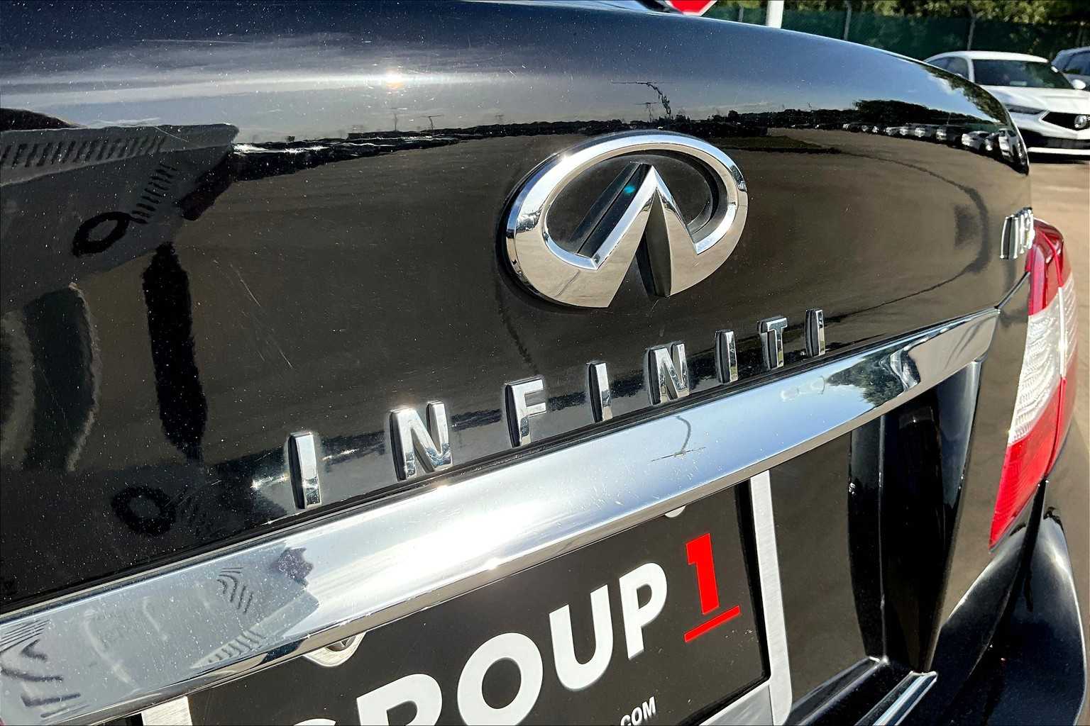 2011 Infiniti M37 photo 8