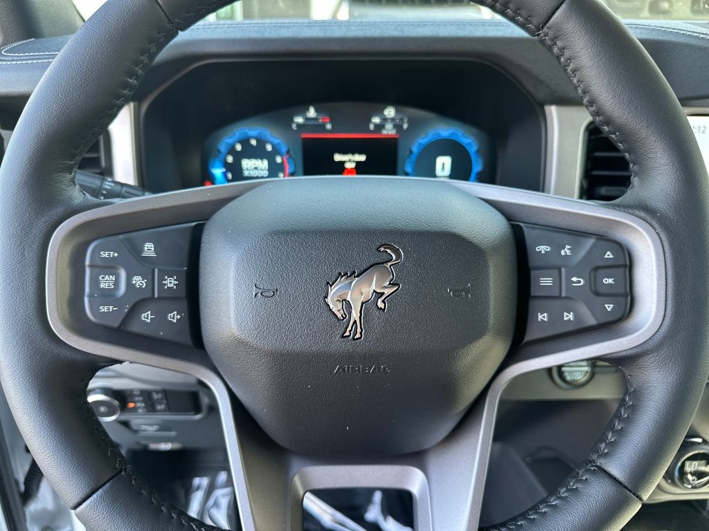 2025 Ford Bronco Outer Banks photo 10