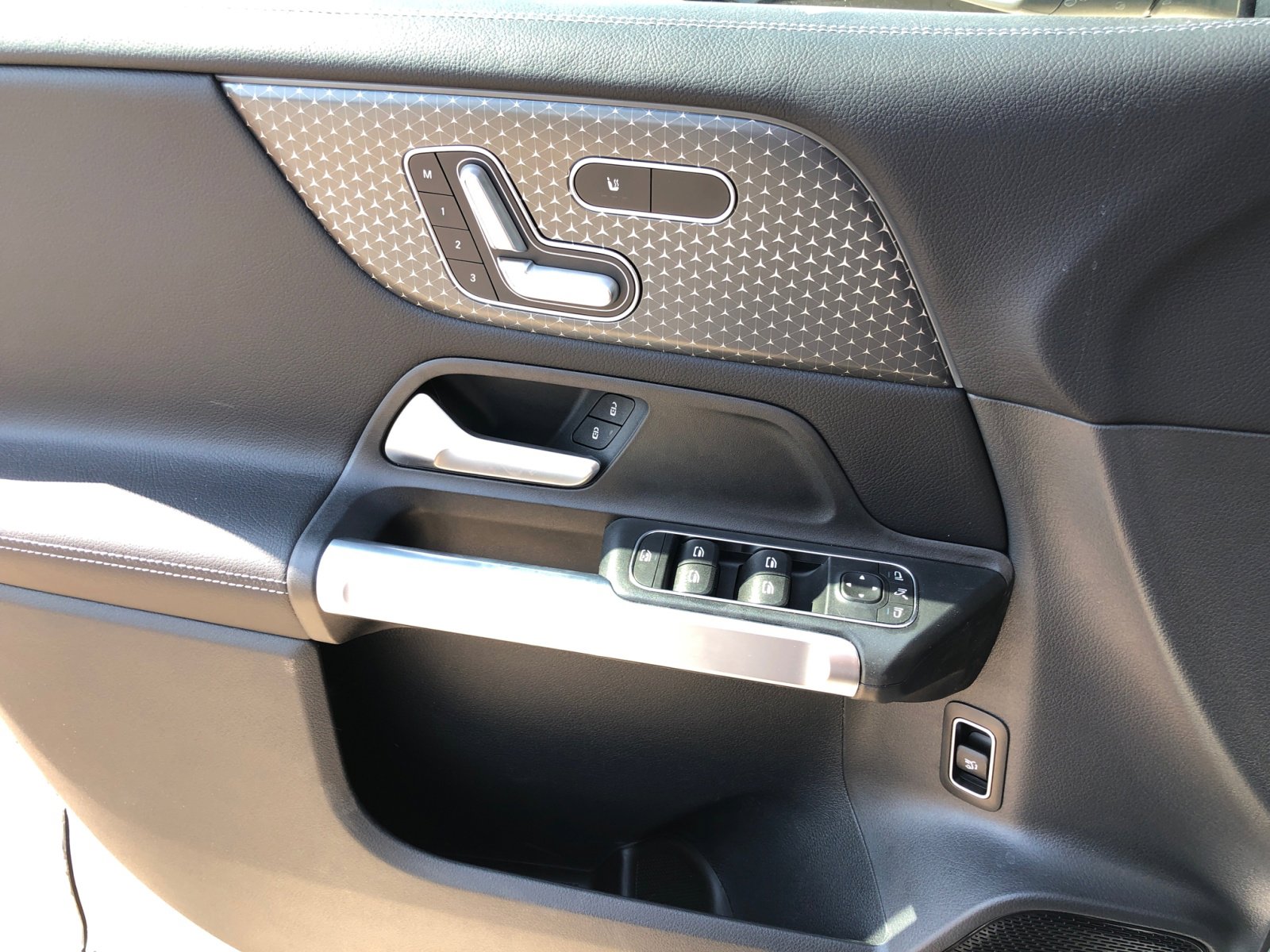 2025 Mercedes Benz GLB 250 4MATIC photo 17