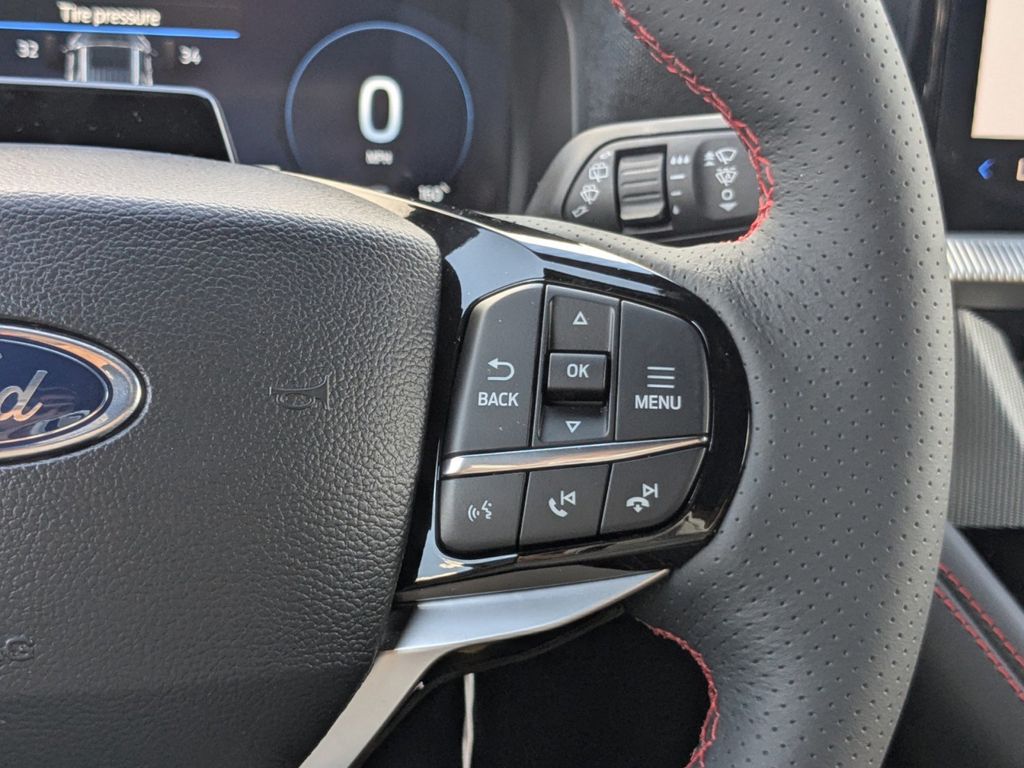2025 Ford Explorer ST-Line photo 26