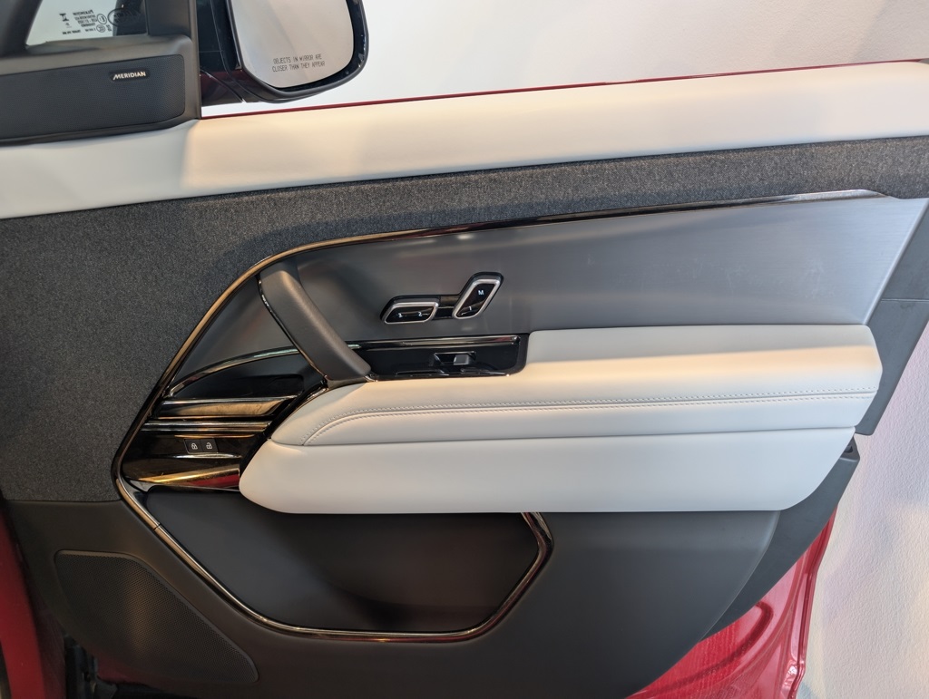 2024 Land Rover Range Rover Sport SE photo 24