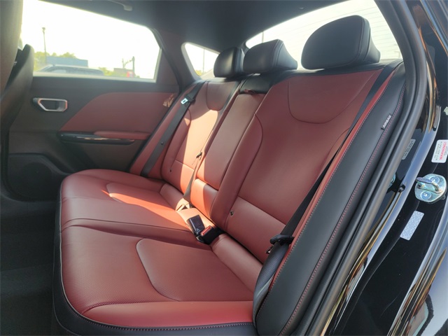 2025 Kia K4 GT-Line photo 12