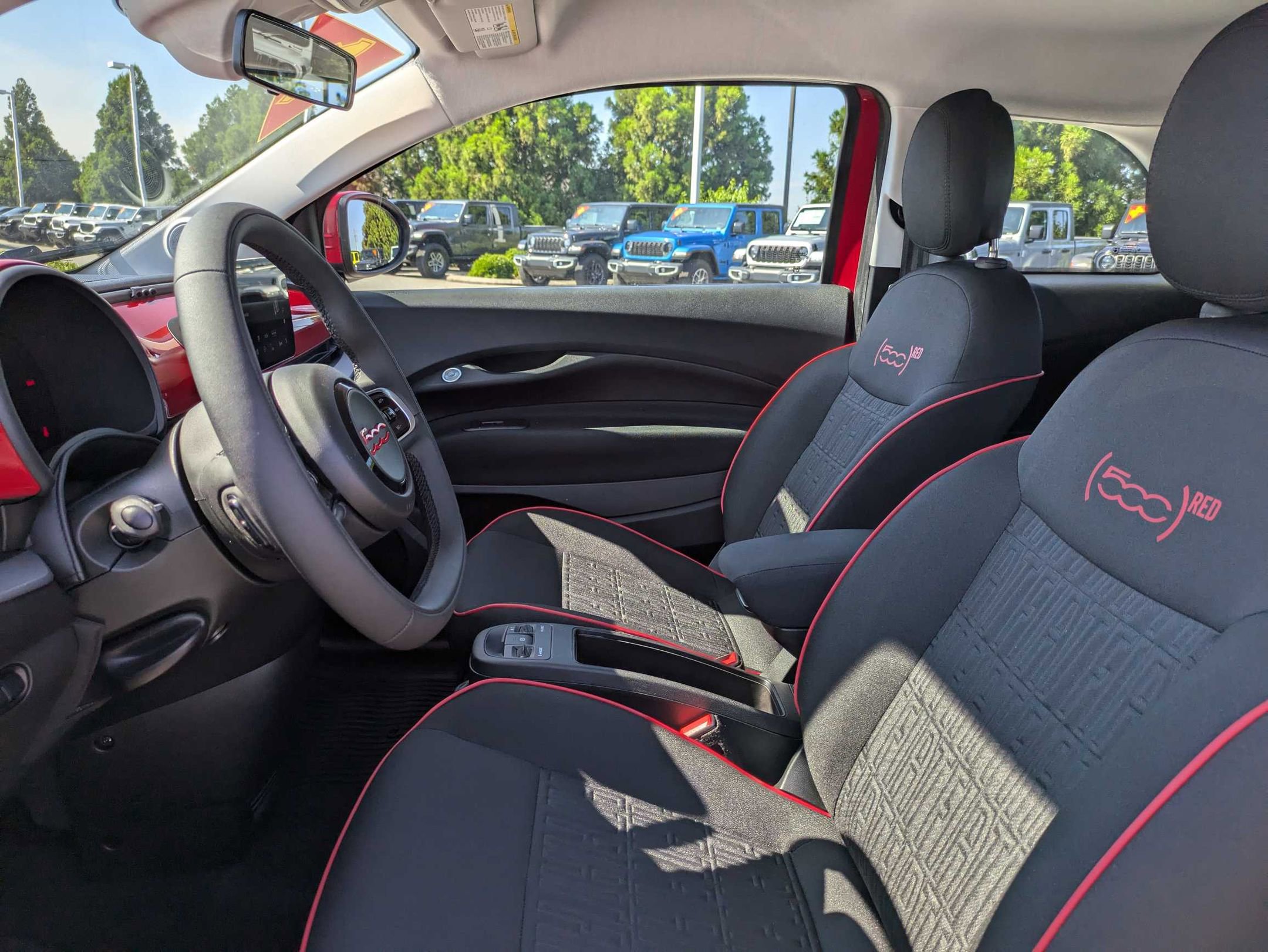 2024 Fiat 500e Red photo 26