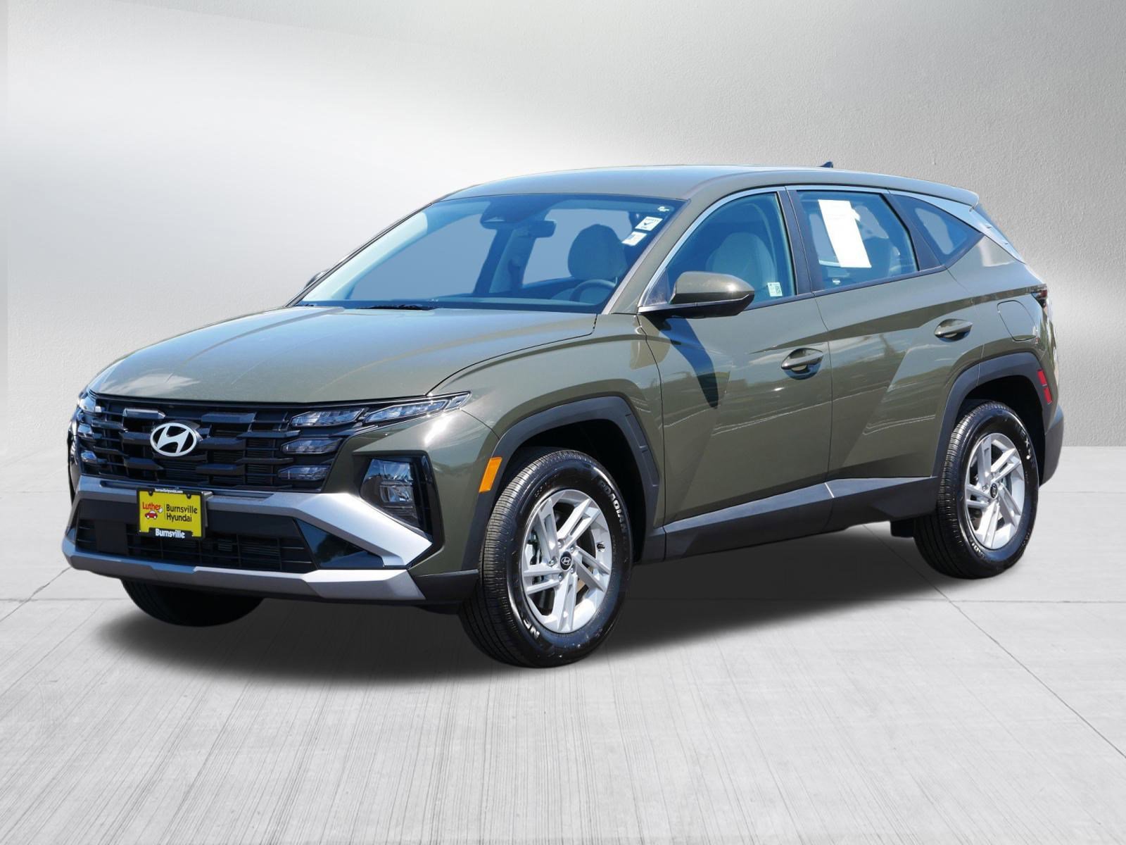 2025 Hyundai Tucson SE photo 3