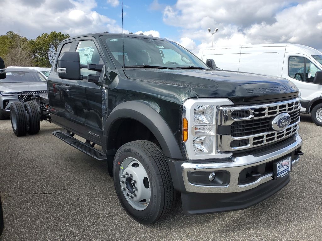 2025 Ford F-450 Super Duty Chassis Cab XL's photo