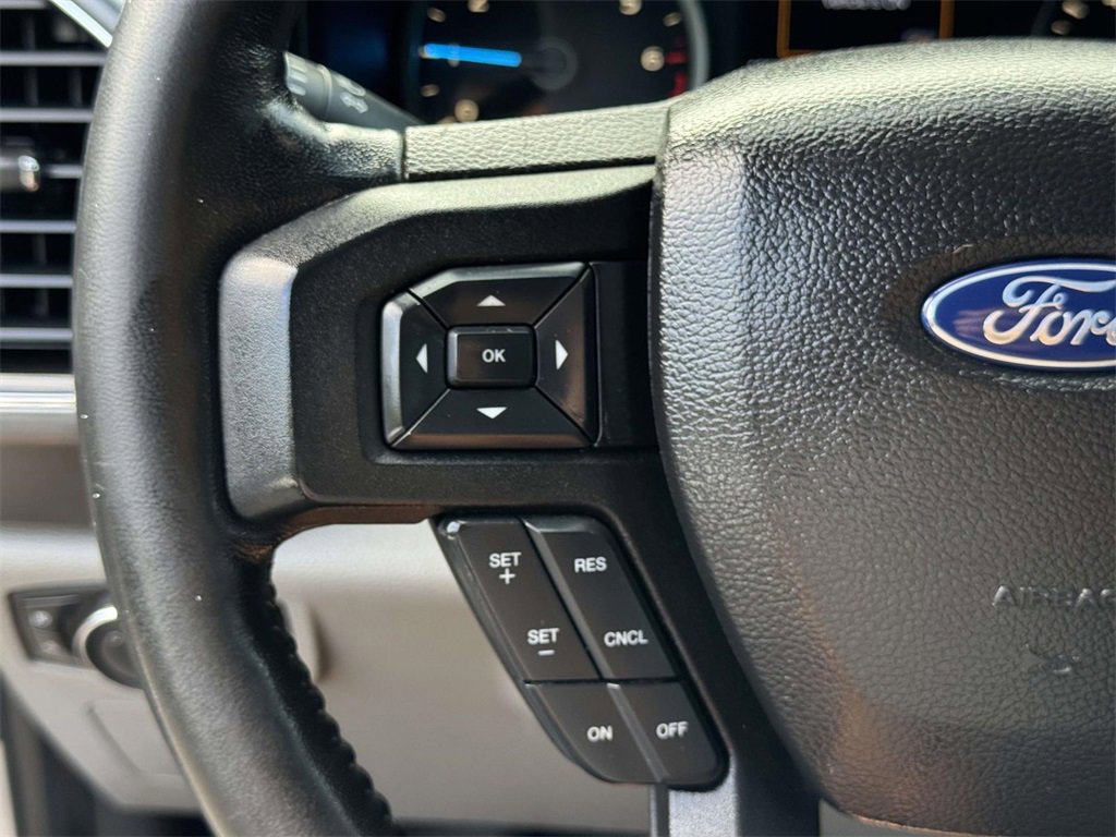 2017 Ford F-150 XLT photo 8