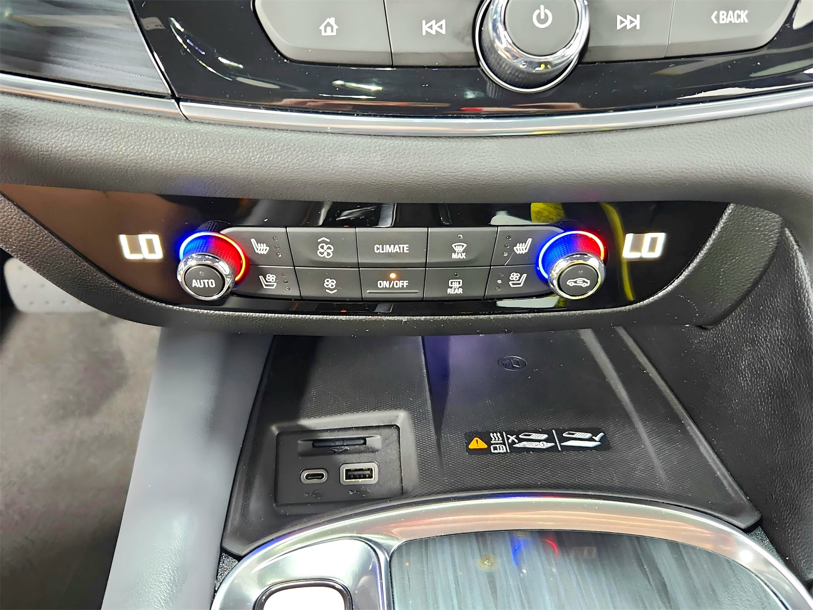 2024 Buick Enclave Premium photo 30
