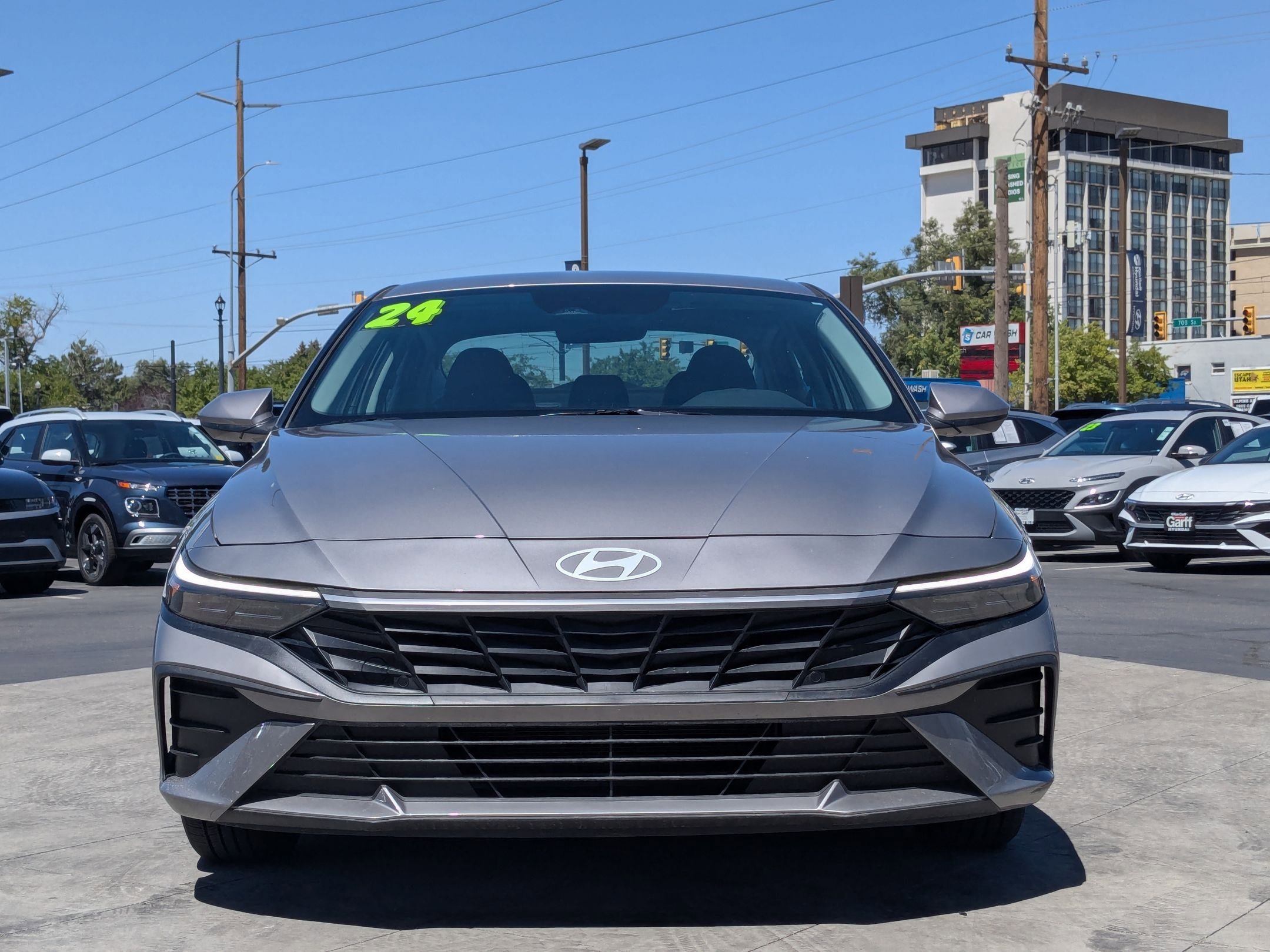 2024 Hyundai Elantra SE photo 8