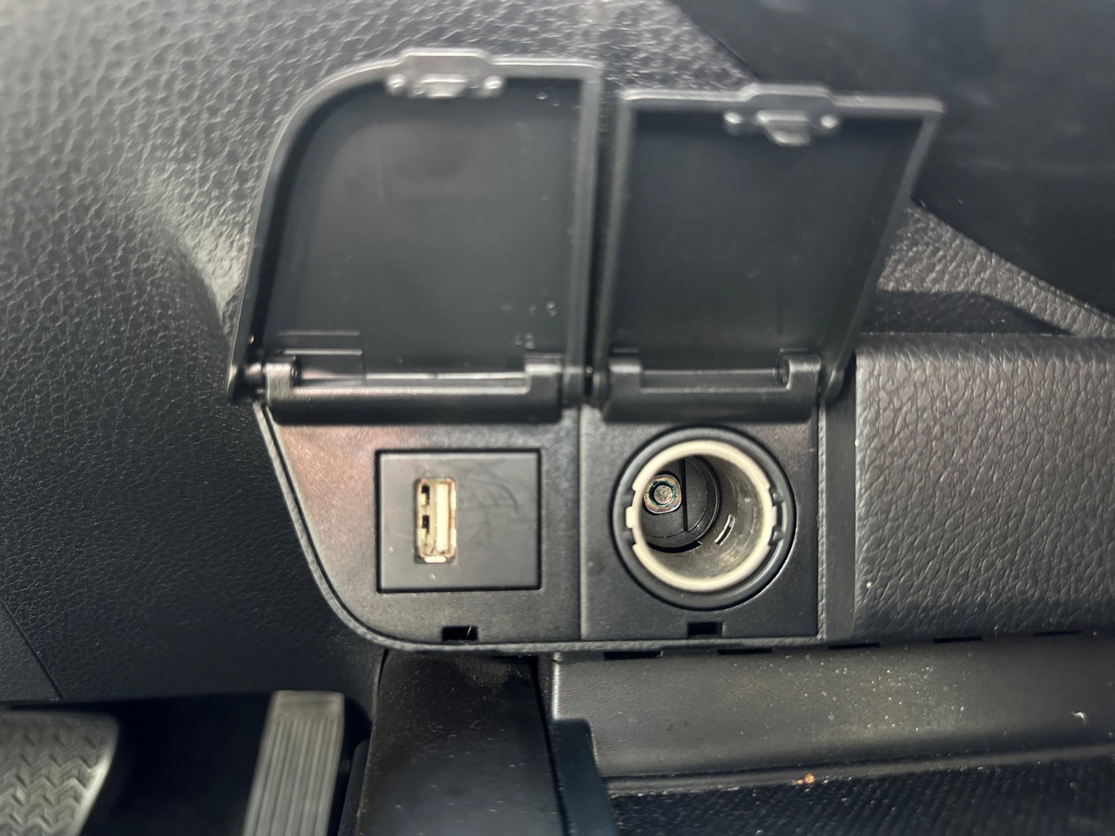 2024 Toyota Camry SE photo 18