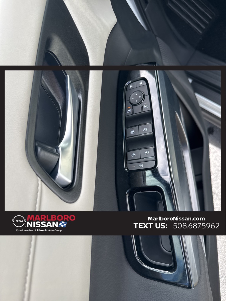 2025 Nissan Pathfinder SL photo 19