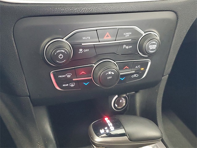 2019 Dodge Charger SXT photo 18