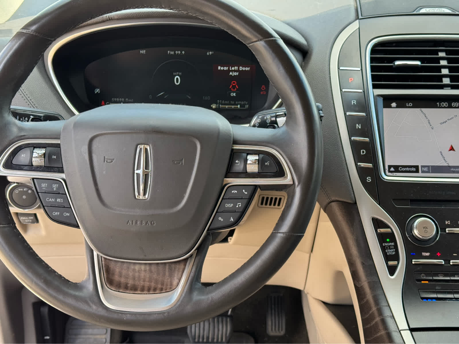 2019 Lincoln Nautilus Reserve photo 18