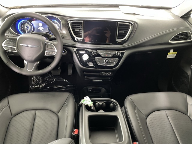 2025 Chrysler Pacifica photo 35