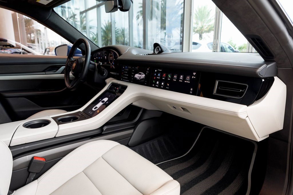 2022 Porsche Taycan Turbo S photo 40