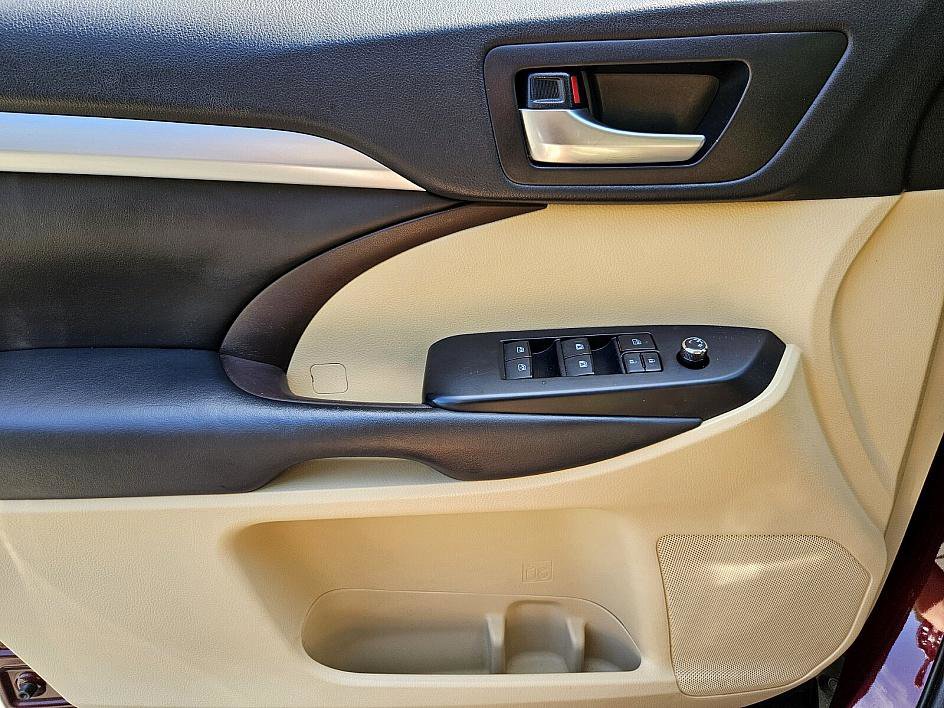 2019 Toyota Highlander XLE photo 30