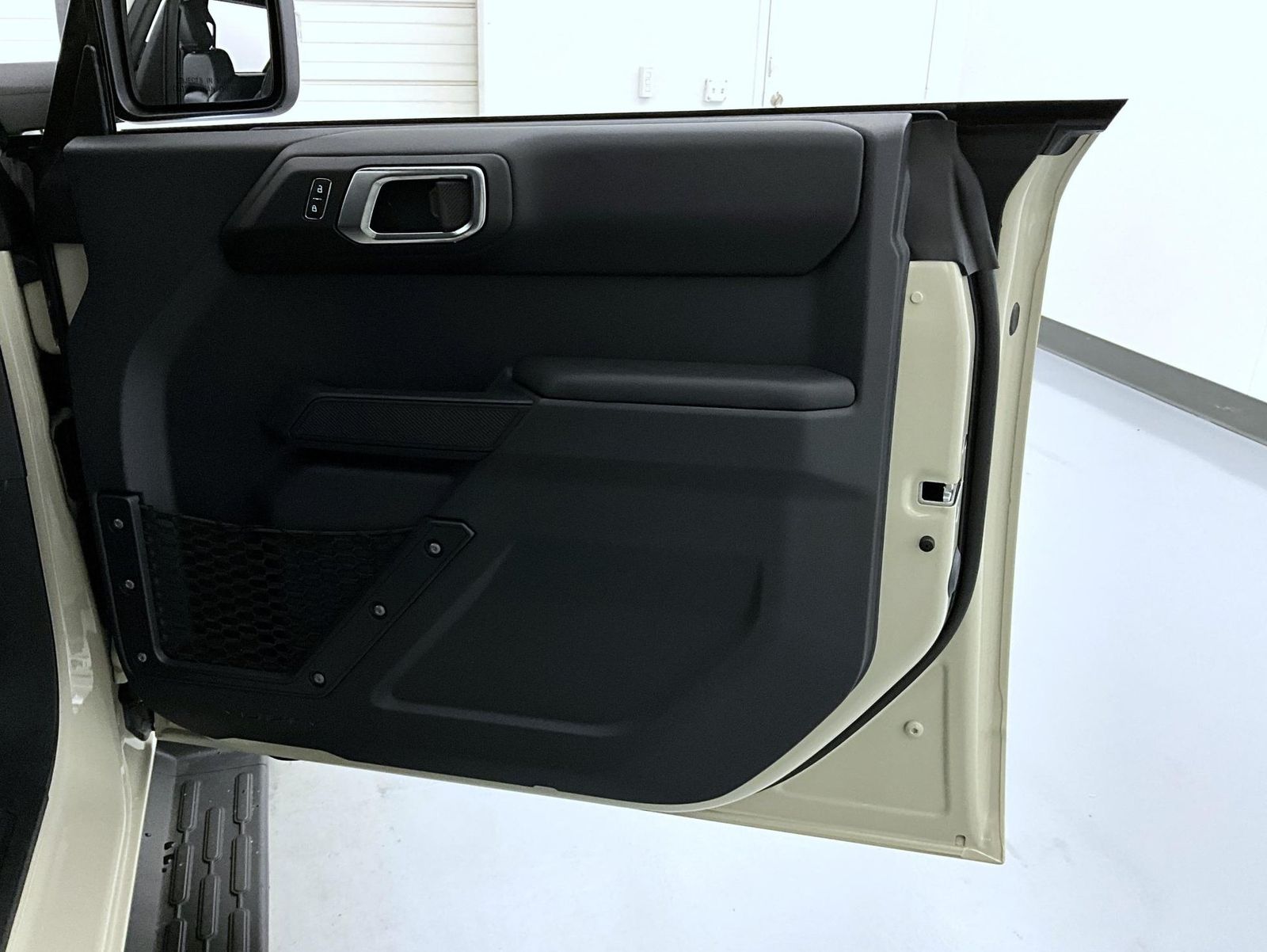 2025 Ford Bronco Outer Banks photo 15