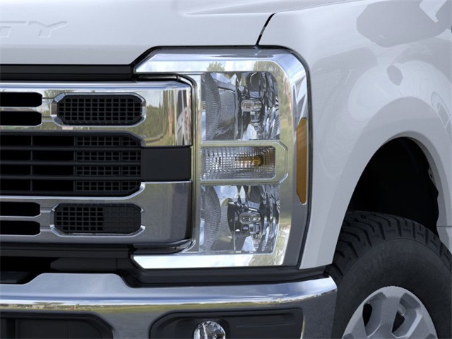 2025 Ford F-350 photo 16