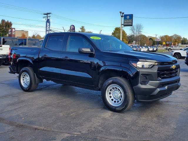 2025 Chevrolet Colorado Work Truck photo 2