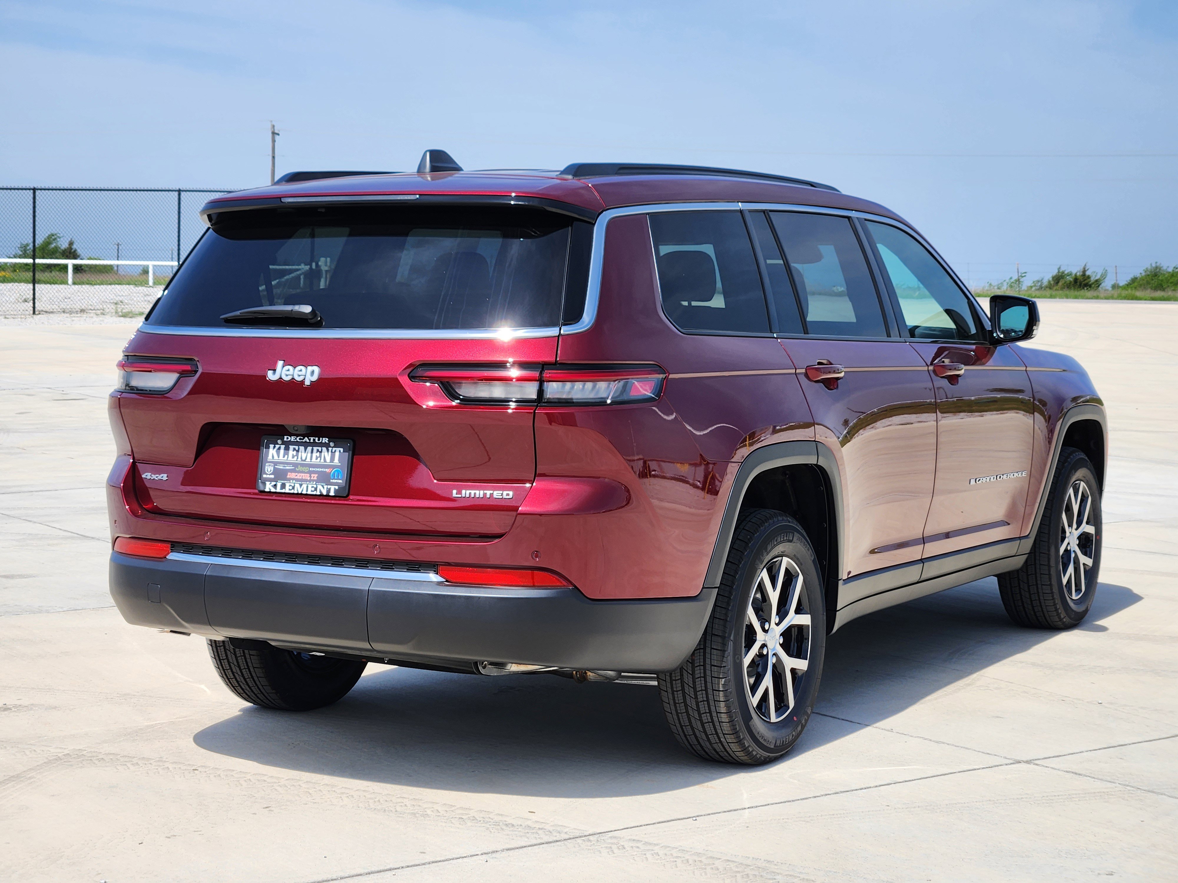 2025 Jeep Grand Cherokee Limited photo 2