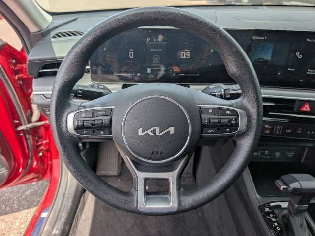 Used 2025 Runway Red Kia LXS image 7