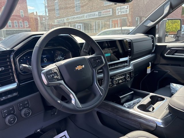 2025 Chevrolet Silverado 2500HD LTZ photo 14