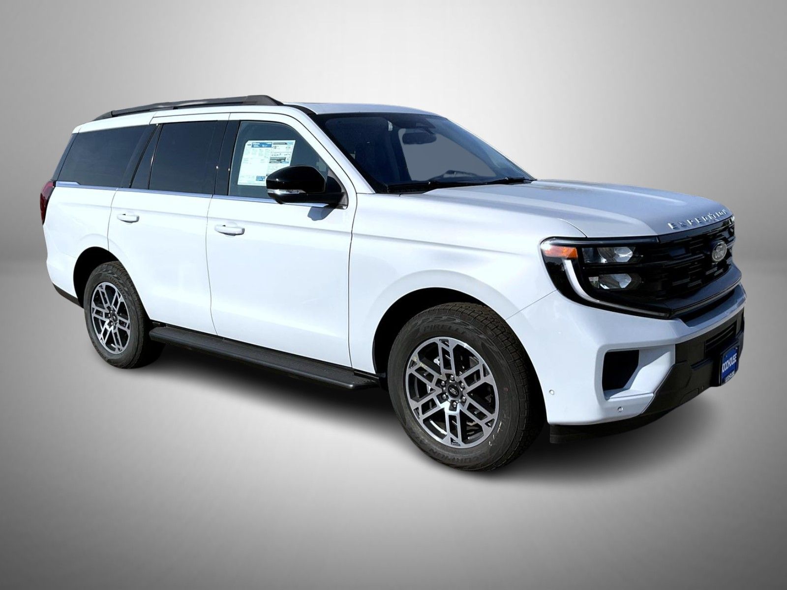 2025 Ford Expedition photo 3