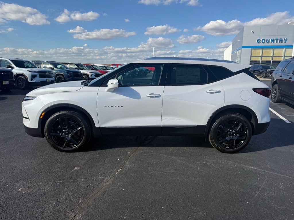 2024 Chevrolet Blazer Premier photo 2