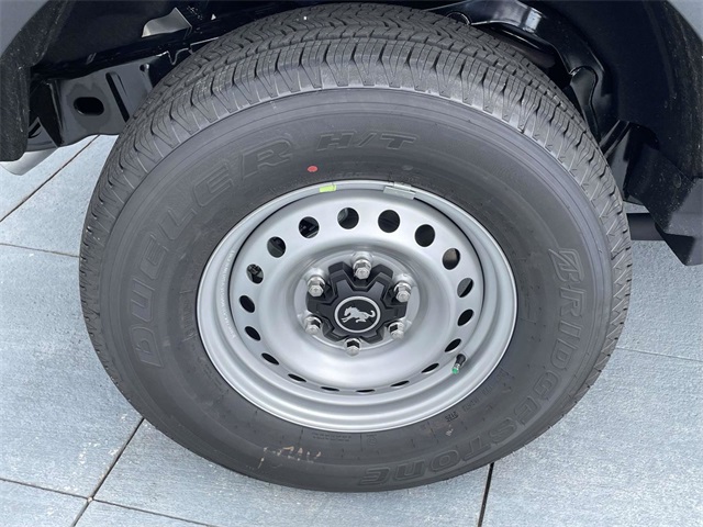 2025 Ford Bronco Base photo 4