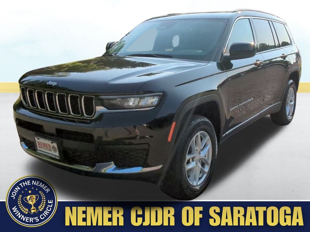 2025 Jeep Grand Cherokee L Laredo's photo