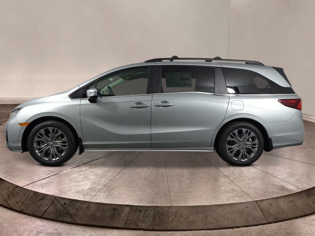 2026 Honda Odyssey Touring photo 2