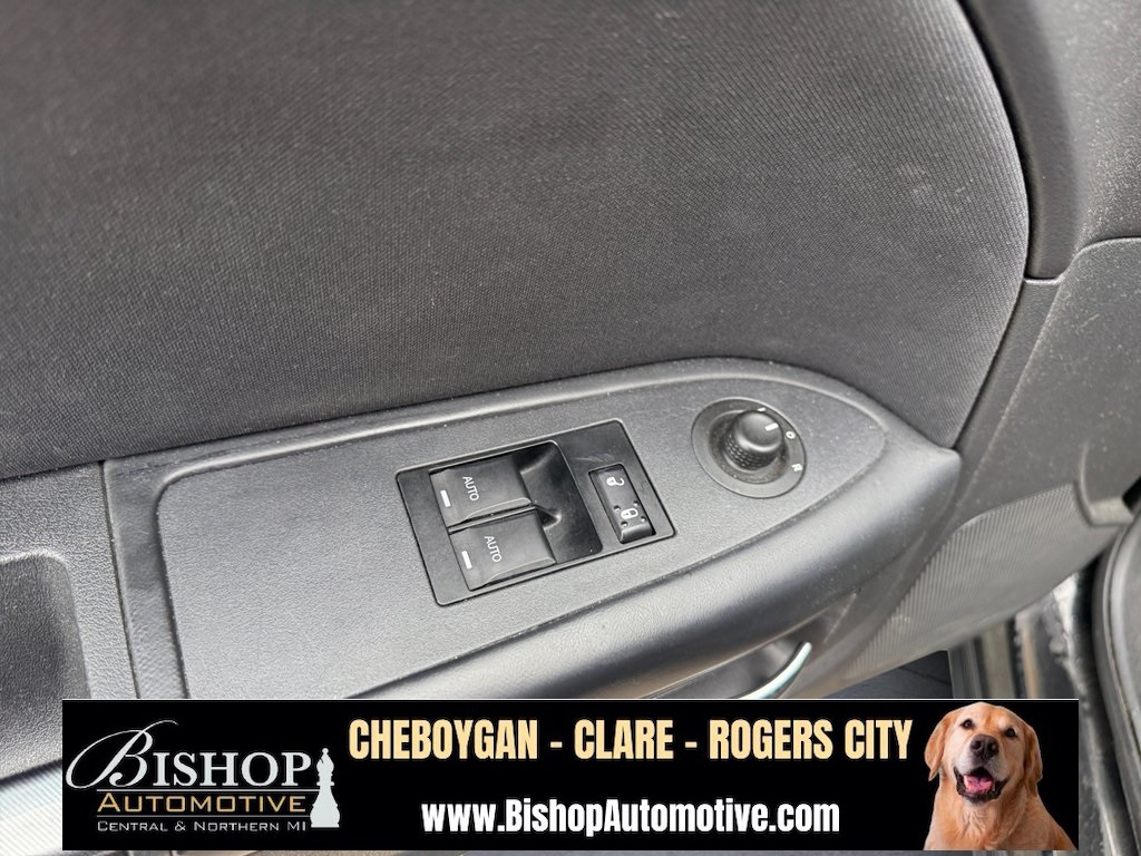2014 Dodge Challenger SXT photo 11
