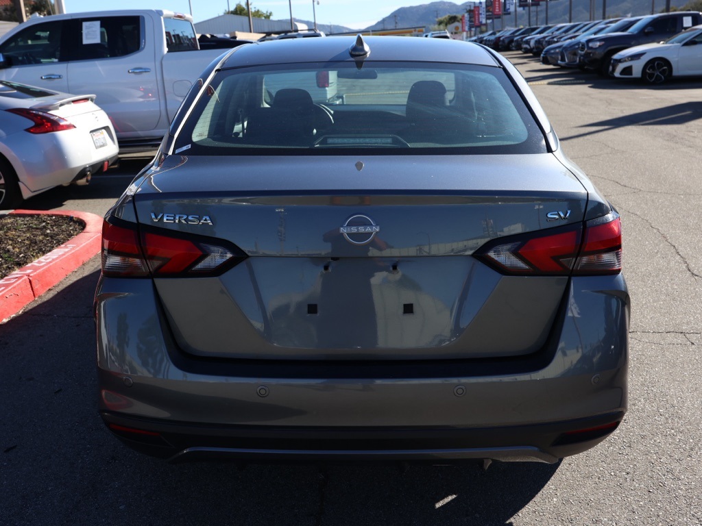2024 Nissan Versa 1.6 SV photo 3