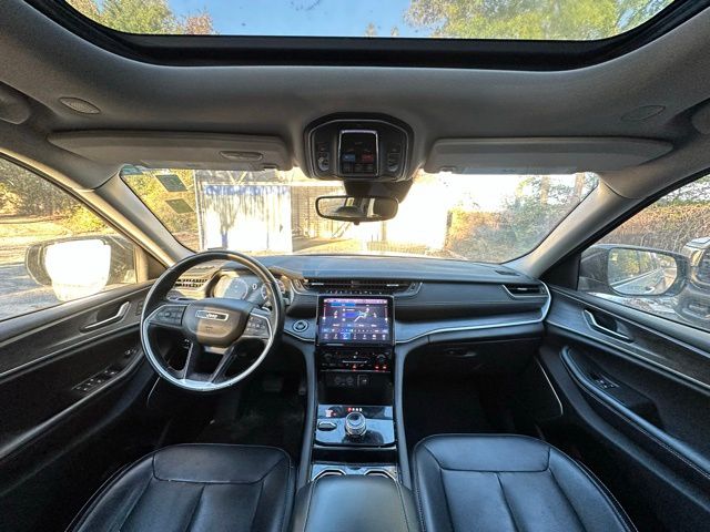 2021 Jeep Grand Cherokee Limited photo 2