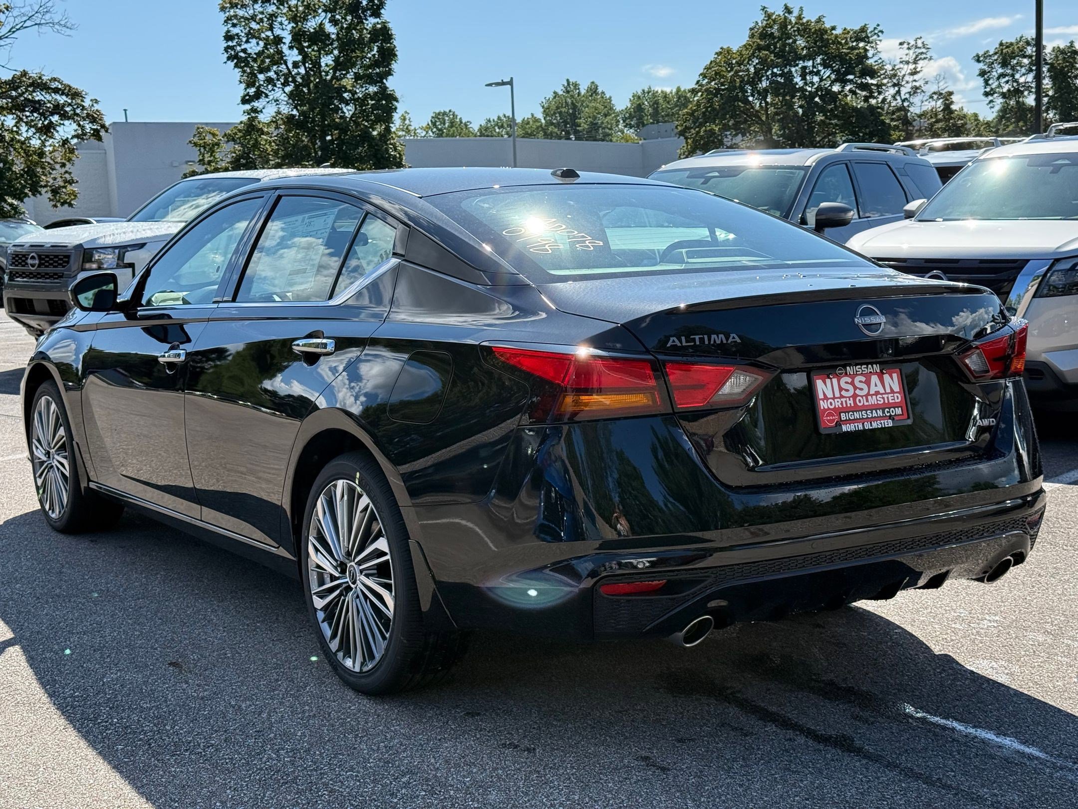 2025 Nissan Altima SL photo 8