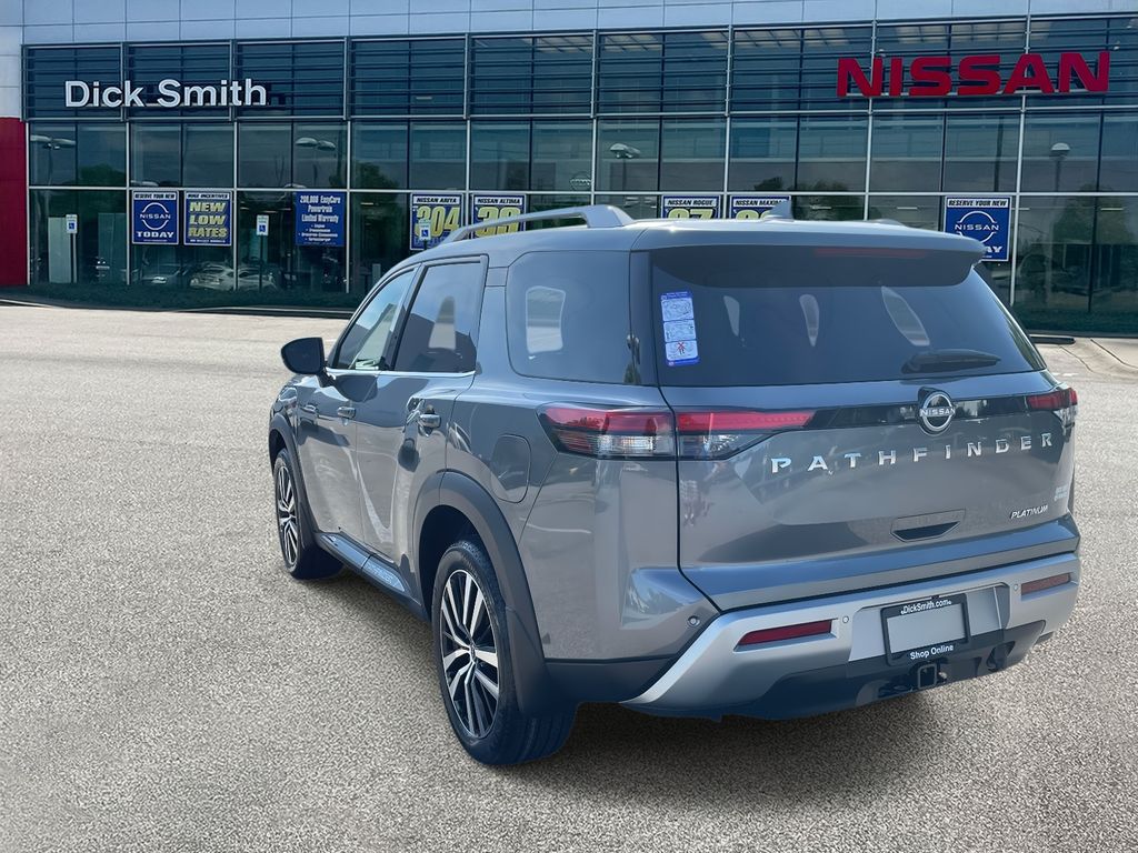 2025 Nissan Pathfinder Platinum photo 4