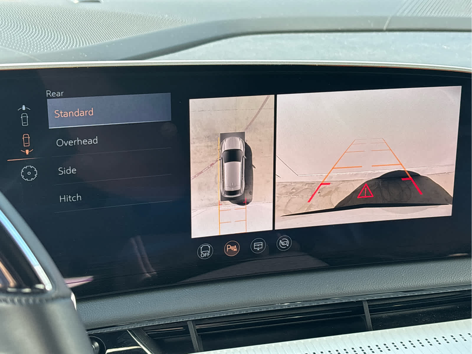 2025 Cadillac Optiq Luxury photo 20