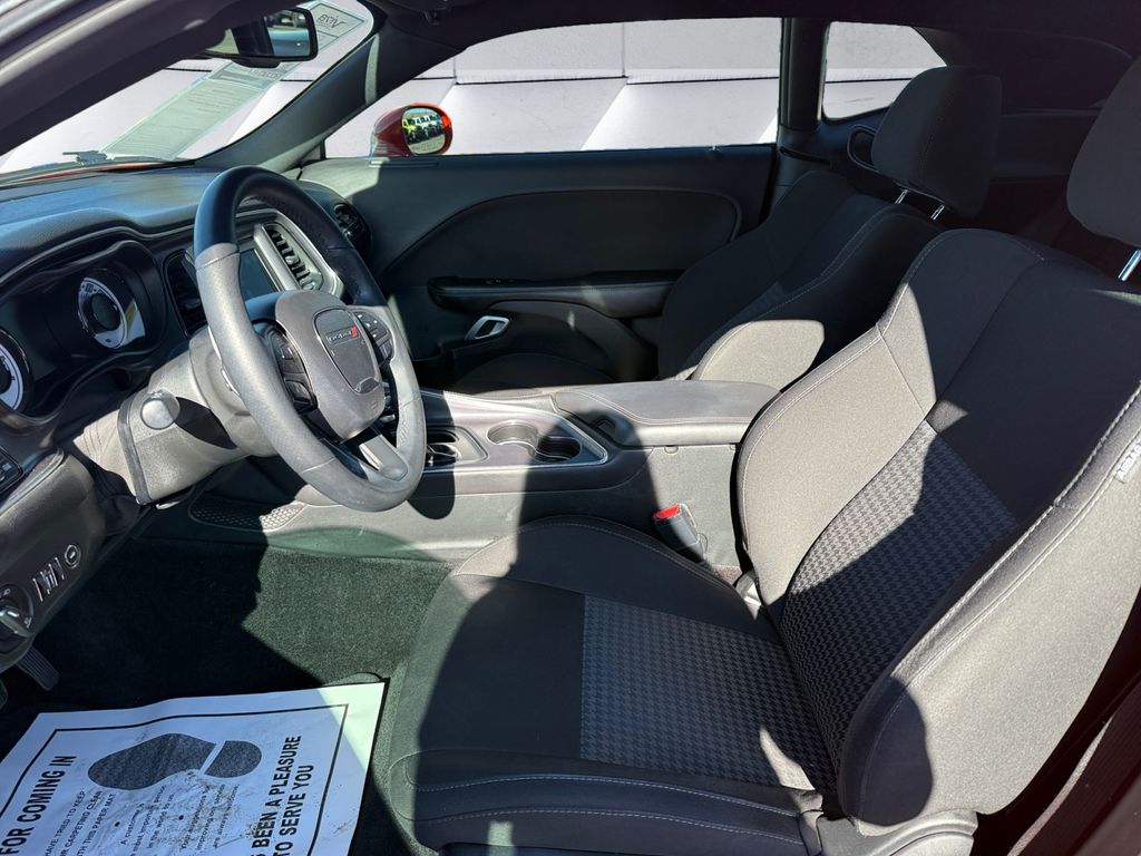 2018 Dodge Challenger R/T photo 7