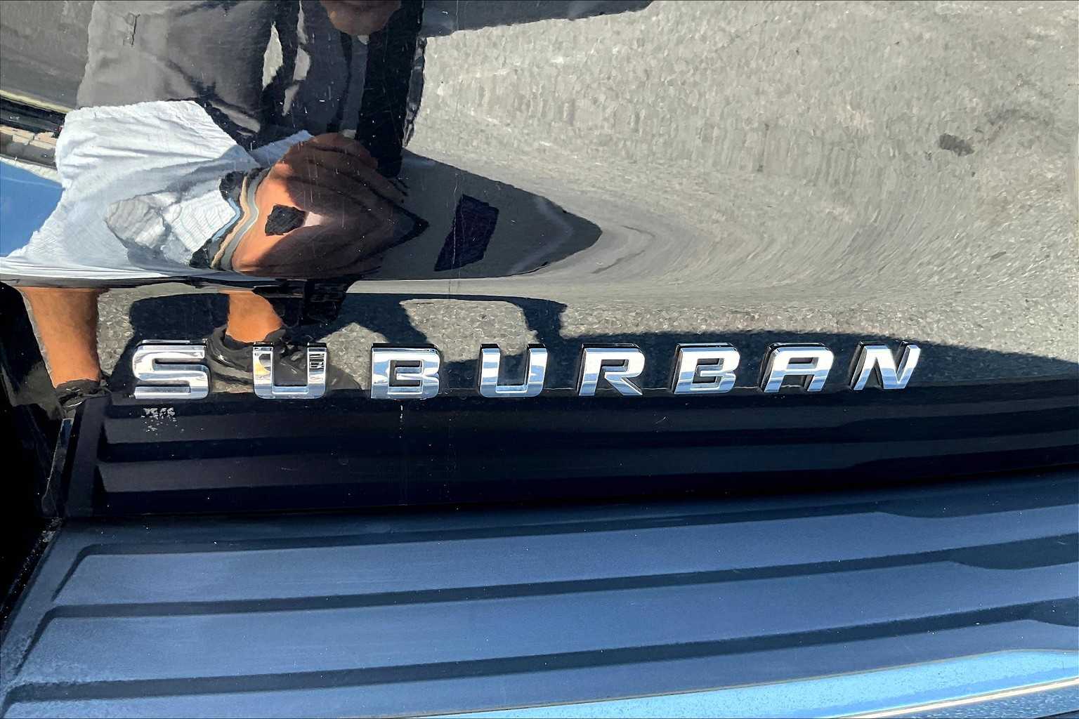 2019 Chevrolet Suburban Premier photo 29