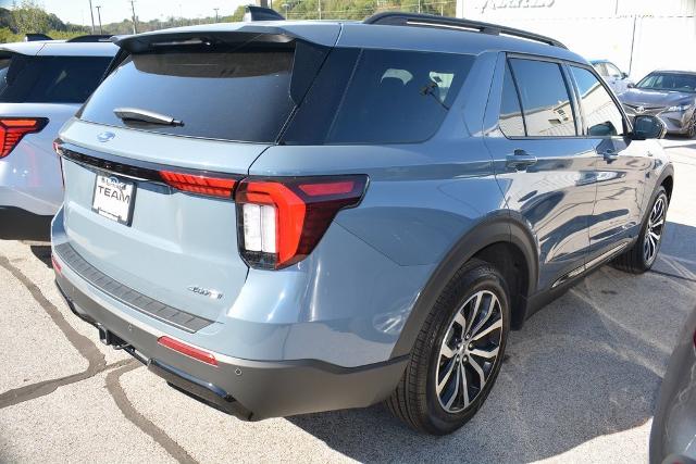 2025 Ford Explorer ST-Line photo 3