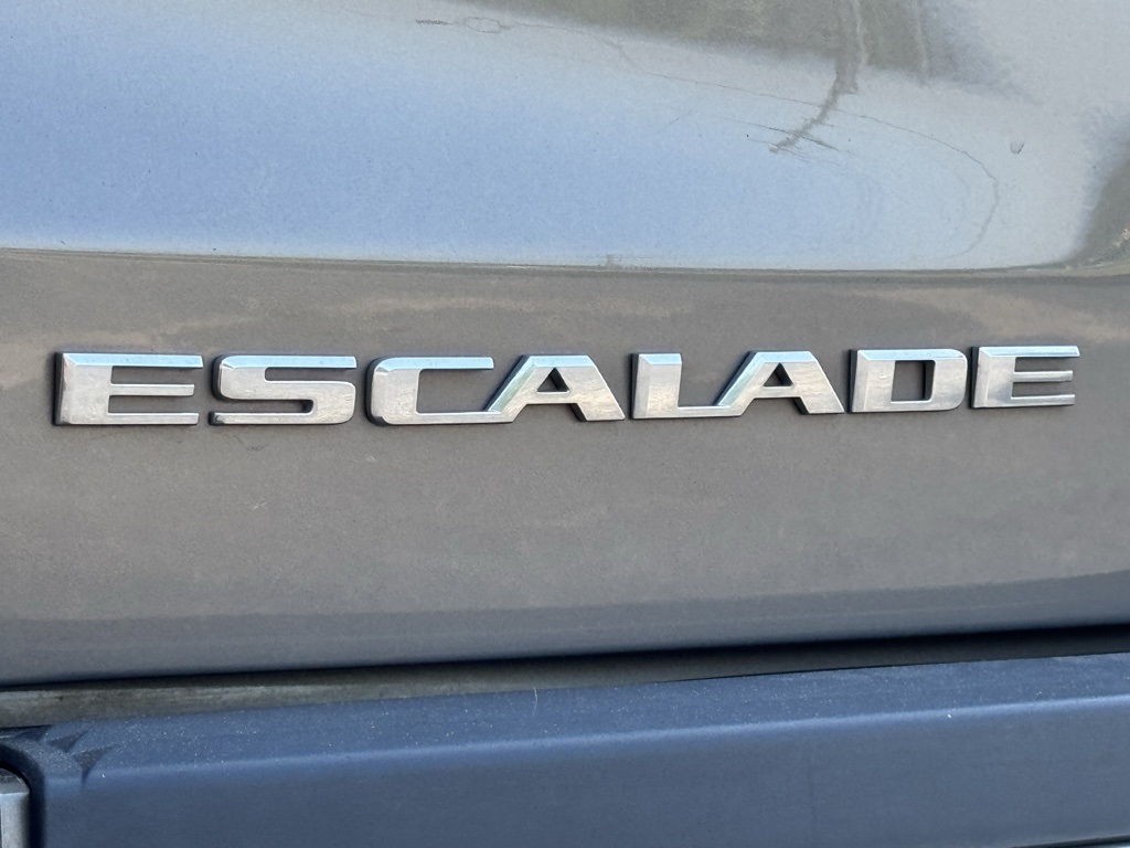 2017 Cadillac Escalade Premium Luxury photo 4
