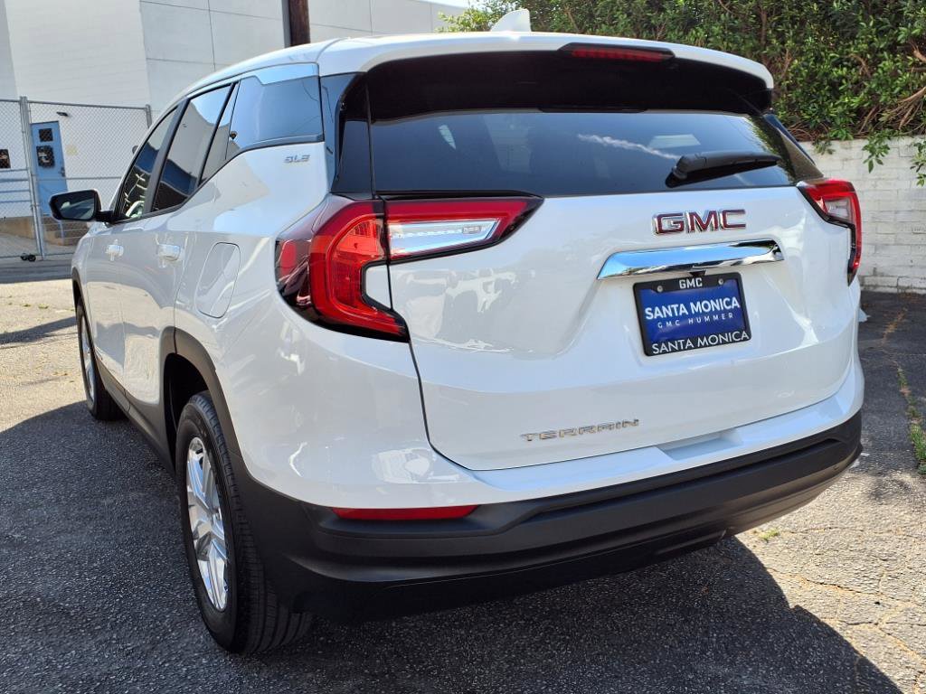 2022 Gmc Terrain SLE photo 3