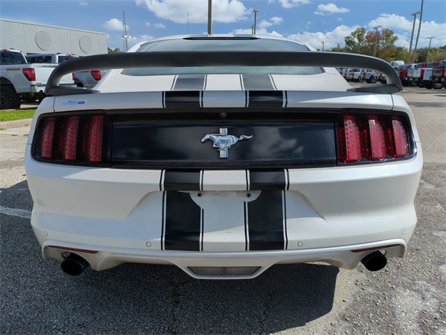 2017 Ford Mustang V6 photo 5