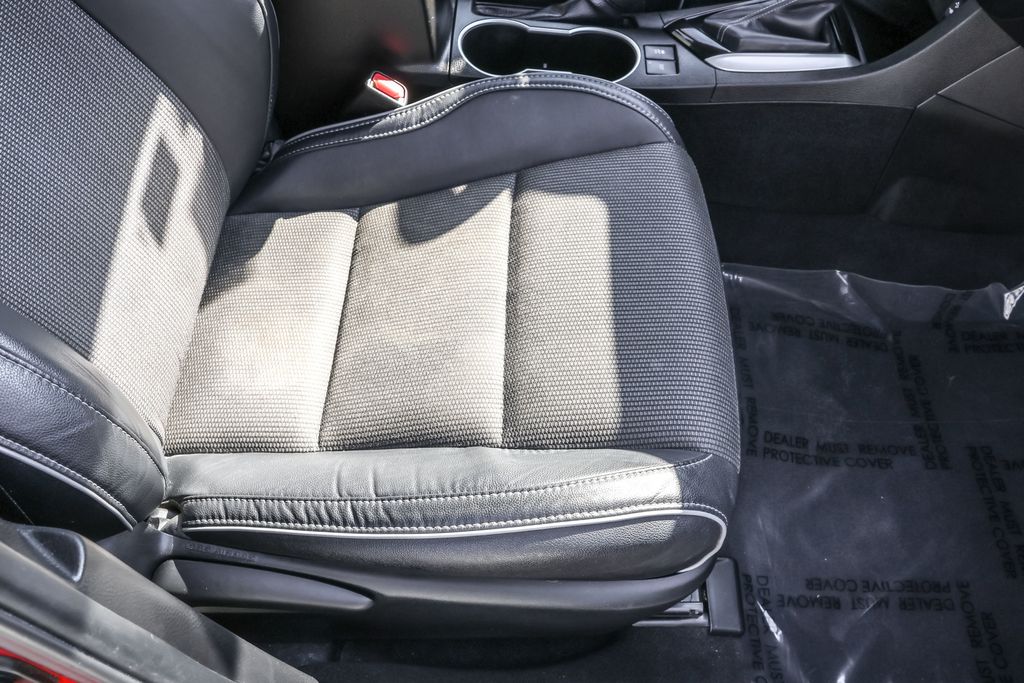 2015 Toyota Corolla L photo 33